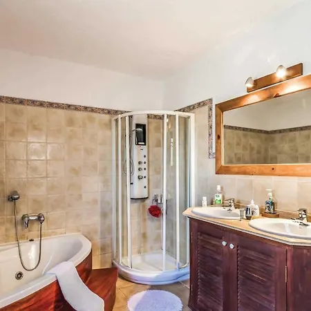 Sleeps 6 Wifi *